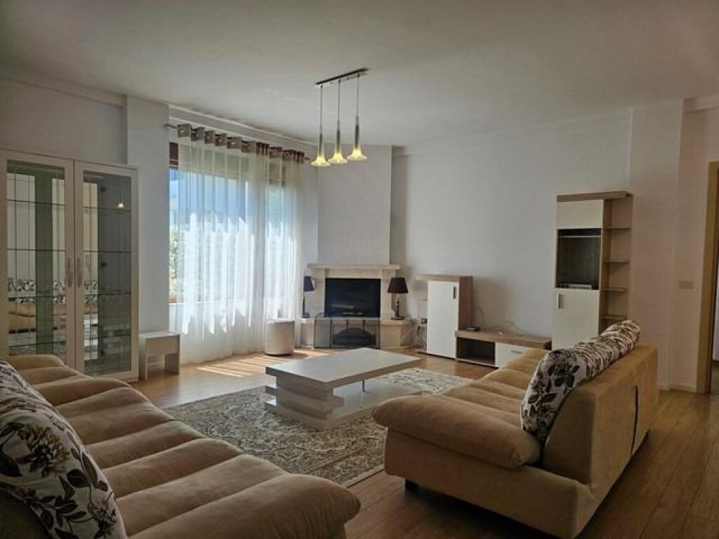 🏡 Three-Storey Villa for Rent on Vilave Street near Teg