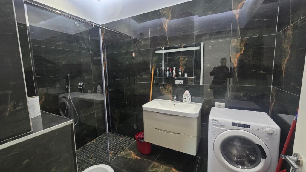 Qera,Apartament 2+1 Rruga Thesarit,Fresku,Tirana.