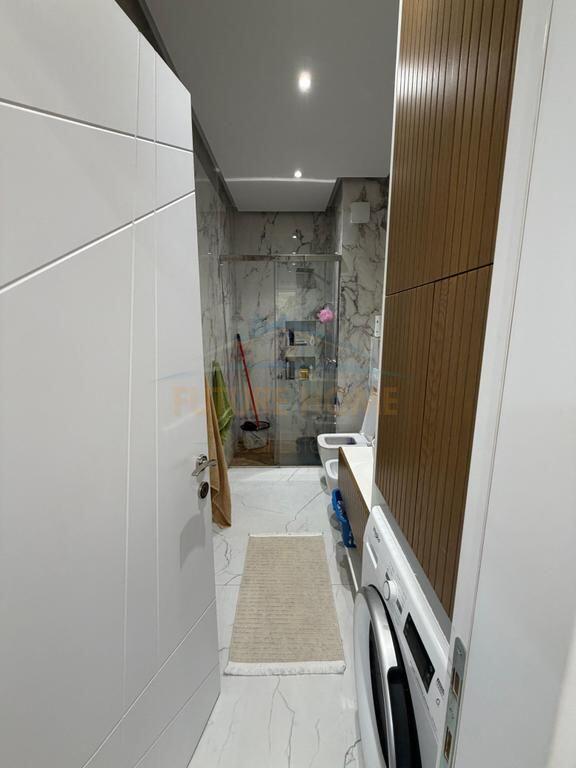 Shitet, Apartament 3+1+2, Residenca Oasis, Unaza e Re