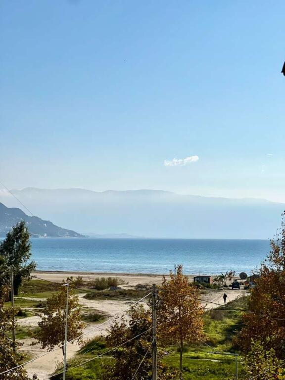 Apartament 1+1 me Qera, Pamje Deti, (Perfshire Drita, Uji, Internet)  