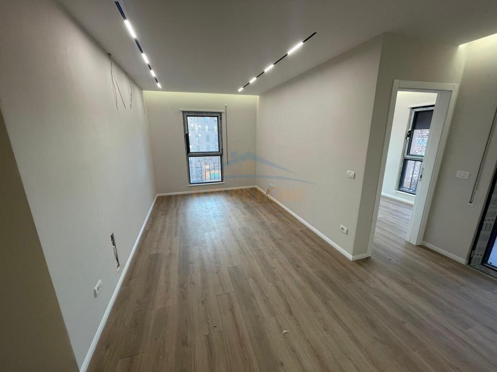 For sale, 2+1 Apartment, Pazari i Ri, Qemal Stafa Street Tirana.