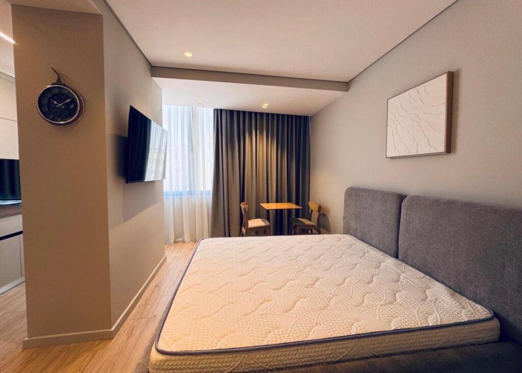 Jepet me qera apartament 1+1 40.000 Leke Pazari Ri