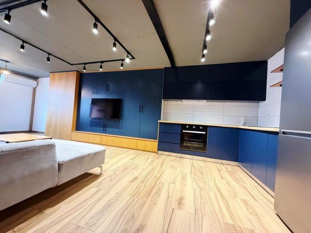 OSPEDALE AMERICANO 3, GOLDEN PARK  Piano 1 e 2 residenziale  Vendiamo super appartamento duplex  2+1.