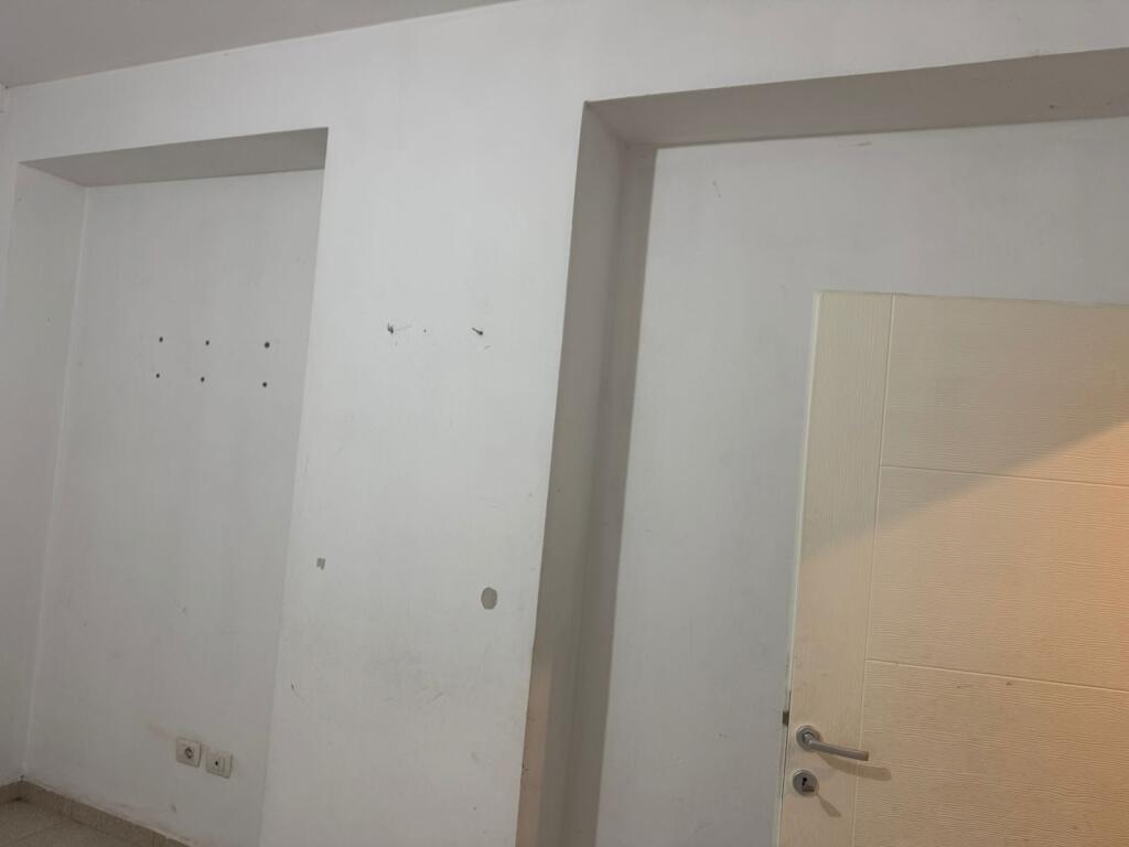 1+1, empty for living or office, near the chimney, price 500 euros