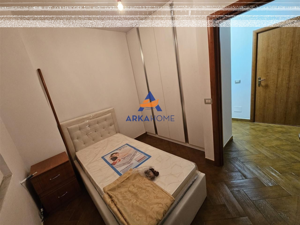 AFFITTASI APPARTAMENTO 3+1+BALCONE "VIA DRITAN HOXHA, LAPRAKE" 80000 LEKE