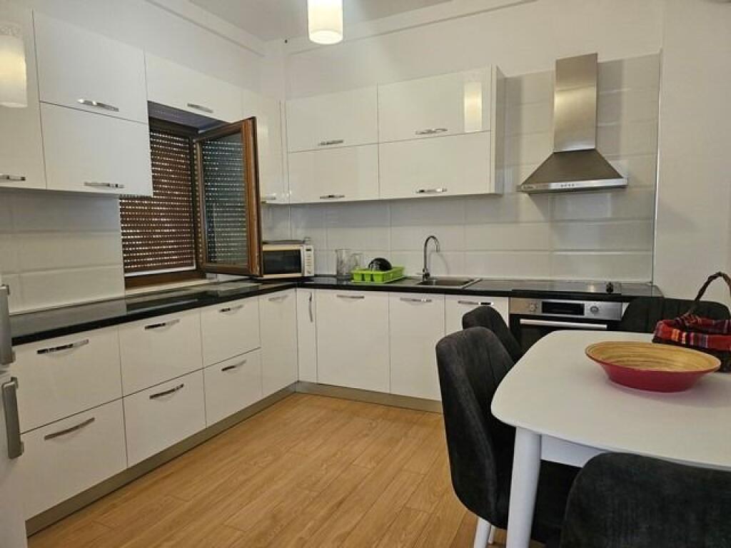 🏡 Three-Storey Villa for Rent on Vilave Street near Teg