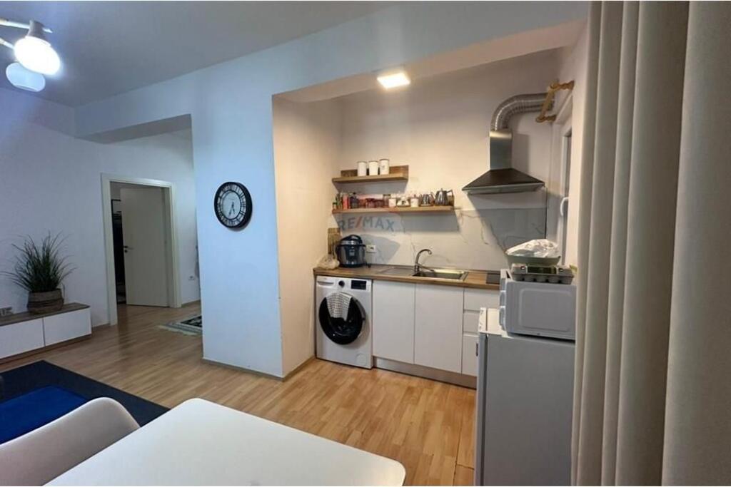Appartamento - In Affitto - Piazza Skenderbej