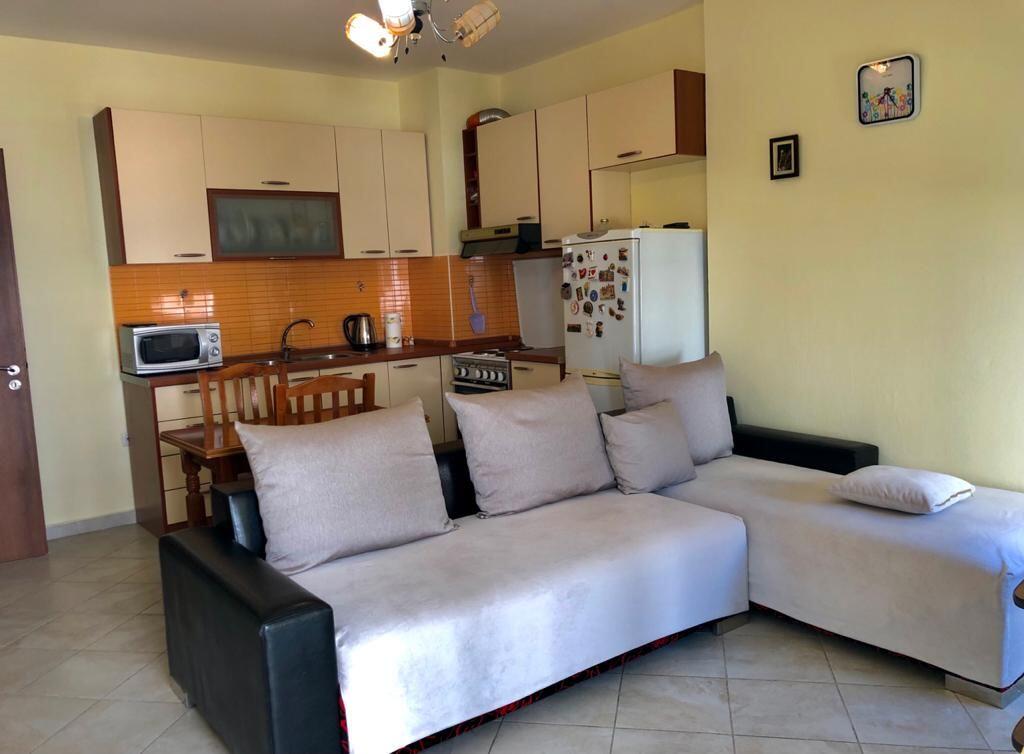 🏢 Jepet me qira: Apartament 1+1 – Rruga Mine Peza, pranë Prokurorisë