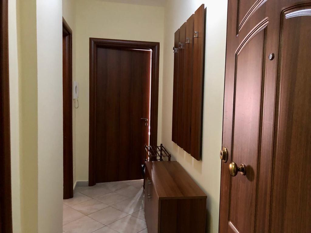 🏢 Jepet me qira: Apartament 1+1 – Rruga Mine Peza, pranë Prokurorisë