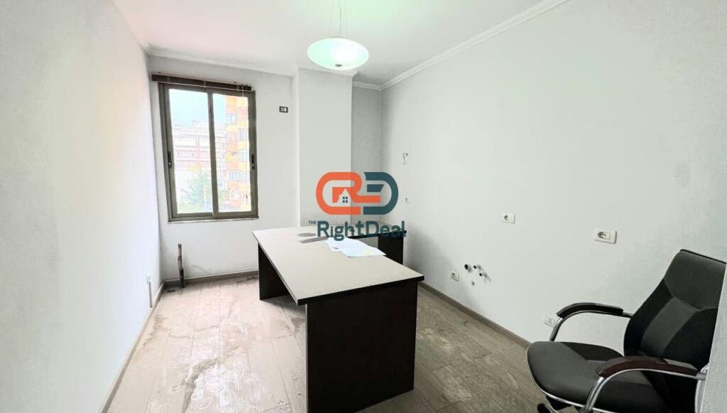 At 21 Dhjetori, Apartment 2+1 For Sale, With Spacious Areas And Perfect Orientation !!