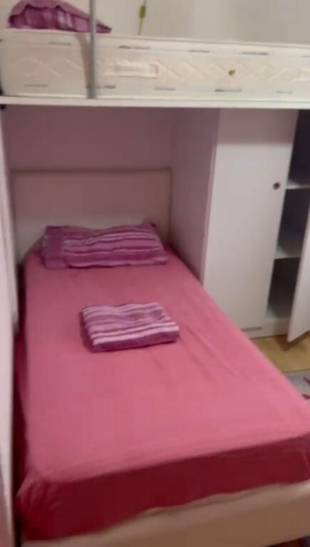 Appartamento 2+1+1 bagno +2 balconi in affitto in Ali Dem Via "Idriz Dollaku"