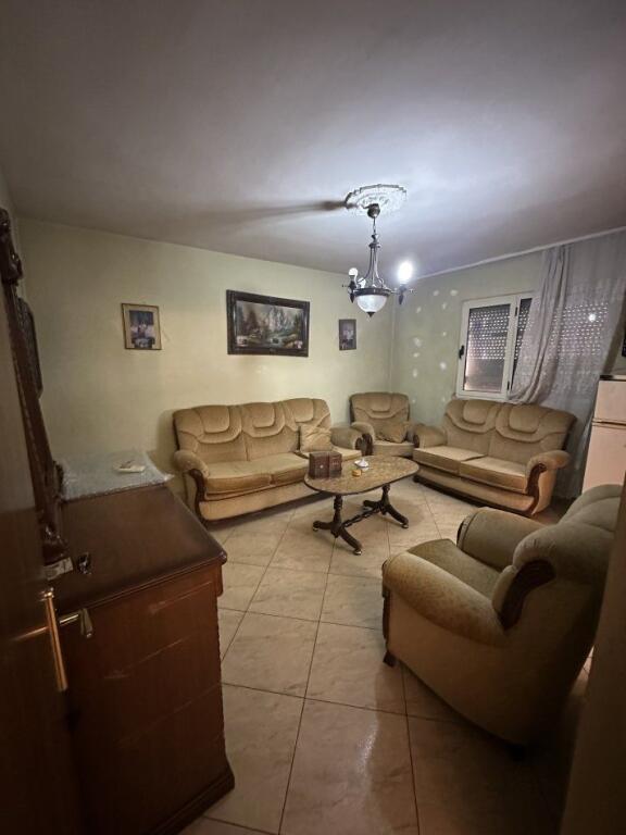 Appartamento 3+1 in vendita in Via "Irfan Tomini" vicino all'ex ultima stazione della Nuova Tirana.