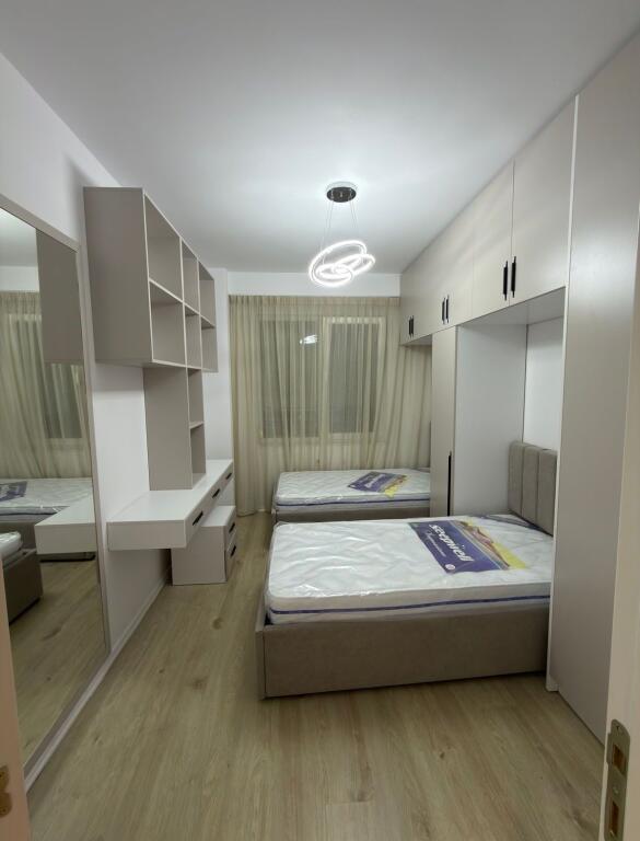 Jepet me qira super apartament 2+1+Parkim te Komuna e Parisit!