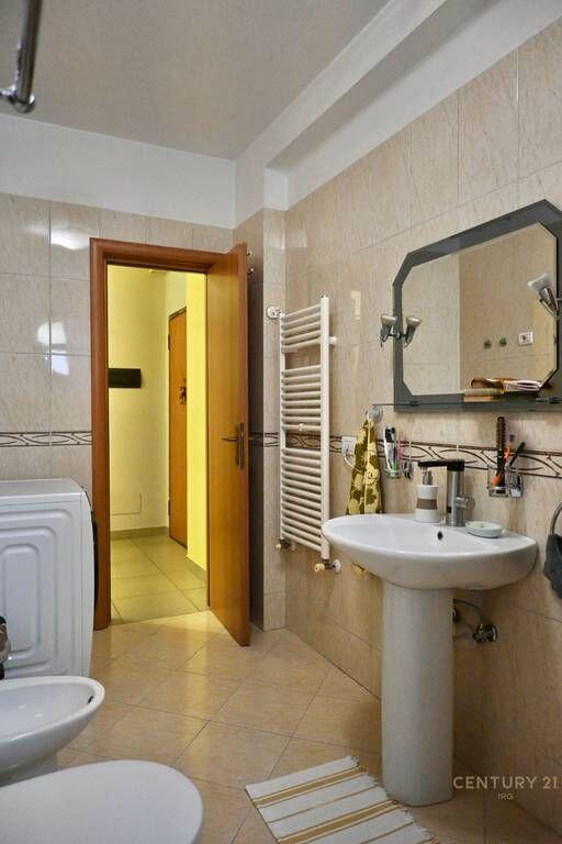 Apartament për Shitje në Rrugën e Kavajës 324,000 € Sip. Totale  127m2