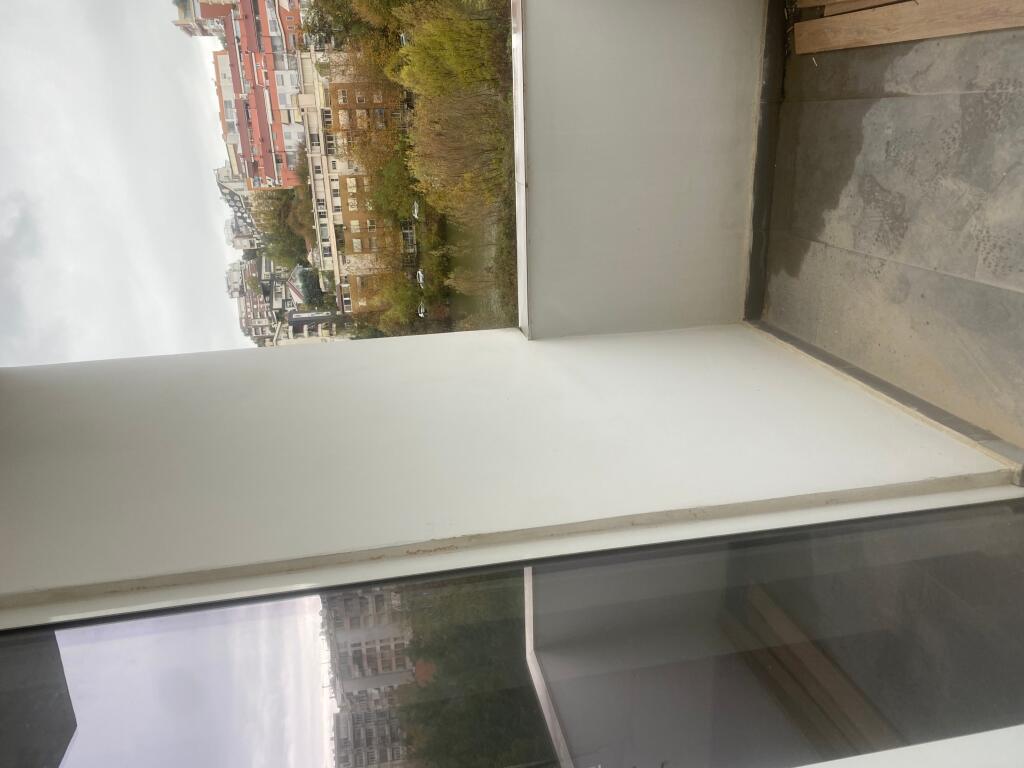 2+1, presso l'hotel Radison lago secco, prezzo 238.000 euro trattabile