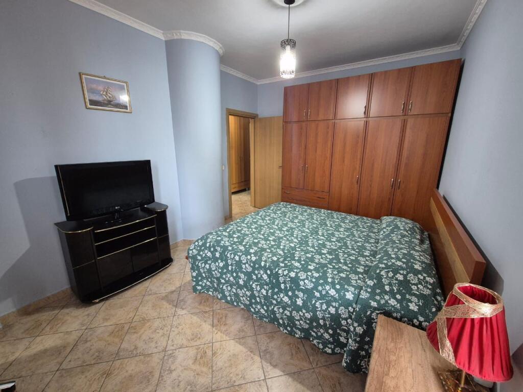 📣 Jepet me qira Apartament 2+1 (me 2 tualete) 📍 Zona: 21 Dhjetori