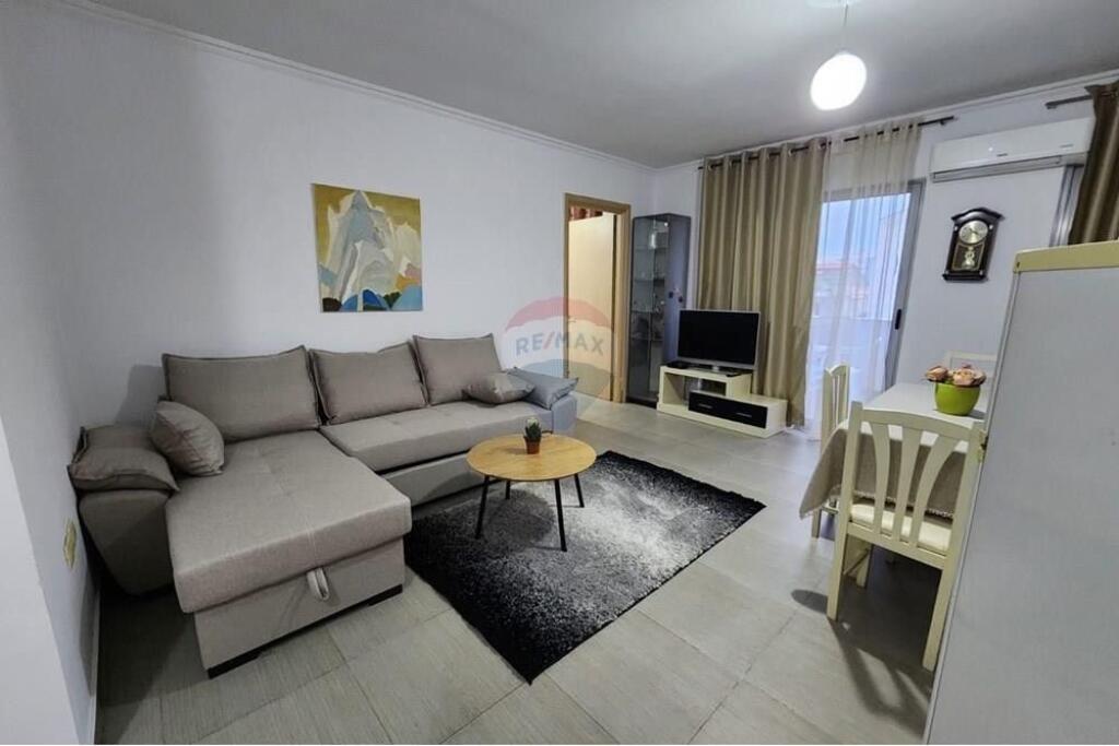 Apartament 2+1 per Qira Komuna e Parisit