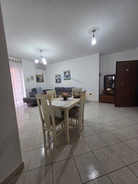Affitto, Appartamento 2+1, Unaza e Re, Tirana.