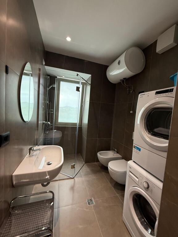 🏠APARTAMENT 2+1+2+POST PARKIMI ME QIRA 📍AMBASADOR 3 ✨Arreduar me arkitekt 💶Çmimi: 2200€
