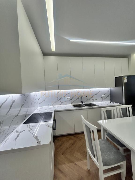 Rent, Apartment 2+1+2+ Parking Space, Porcelan, Tirane.