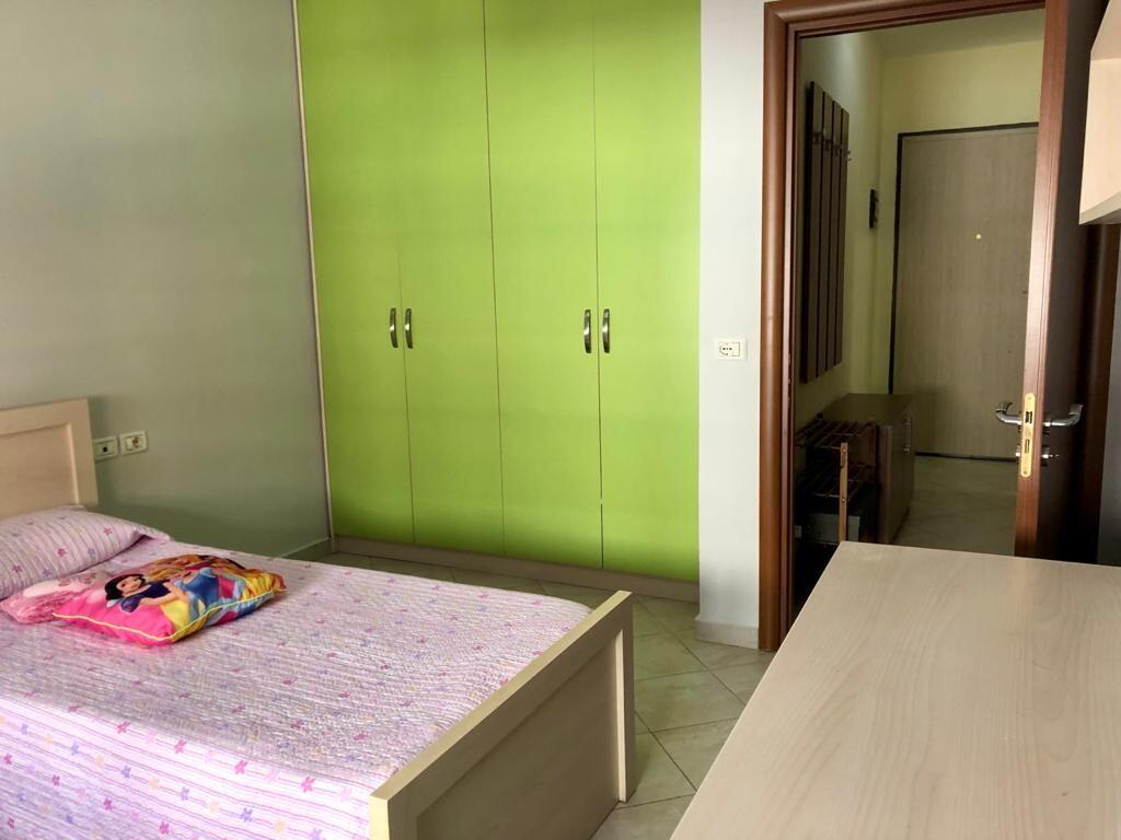 🏢 Jepet me qira: Apartament 1+1 – Rruga Mine Peza, pranë Prokurorisë