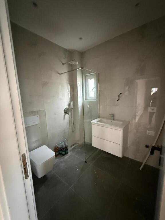 🏡 Apartament 1+1 në Shitje – Ali Demi, pranë Kompleksit KONTAKT