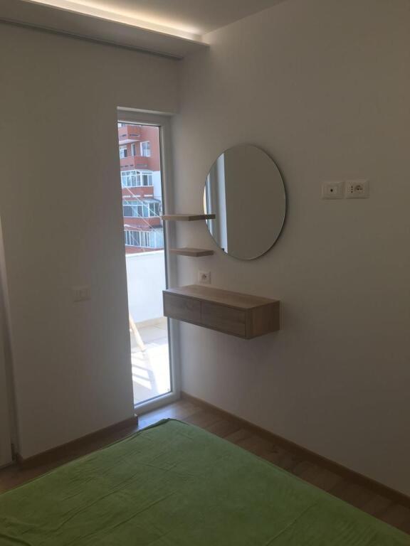 Shitet apartament 1+1+ballkon te Kristal Center,Komuna e Parisit