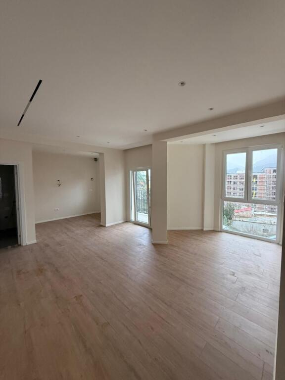 🏡 Apartament 1+1 në Shitje – Ali Demi, pranë Kompleksit KONTAKT