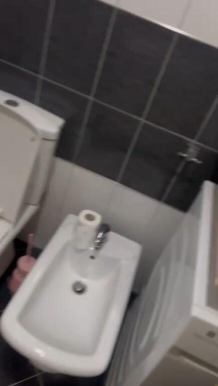 Appartamento 2+1+1 bagno +2 balconi in affitto in Ali Dem Via "Idriz Dollaku"