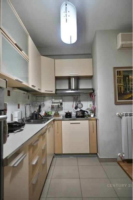 Apartament për Shitje në Rrugën e Kavajës 324,000 € Sip. Totale  127m2