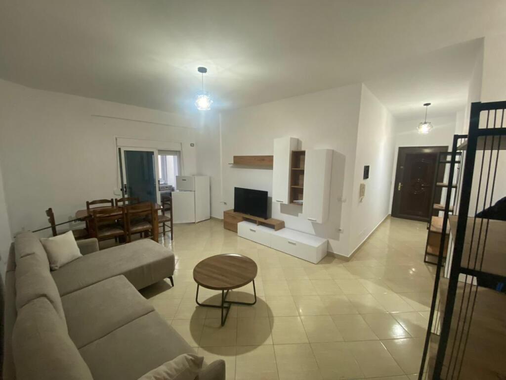 Appartamento 1+1 Affitto a lungo termine, Vicino Bar Caffè MOTTA, Vlora 300€/mese