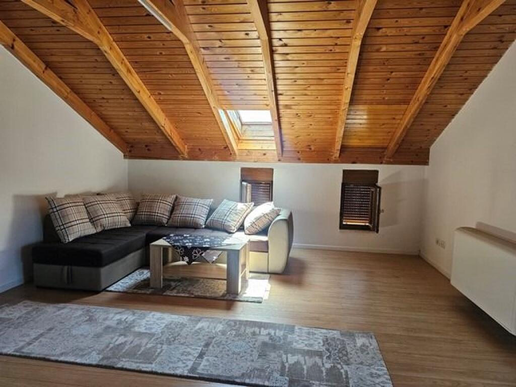 🏡 Three-Storey Villa for Rent on Vilave Street near Teg