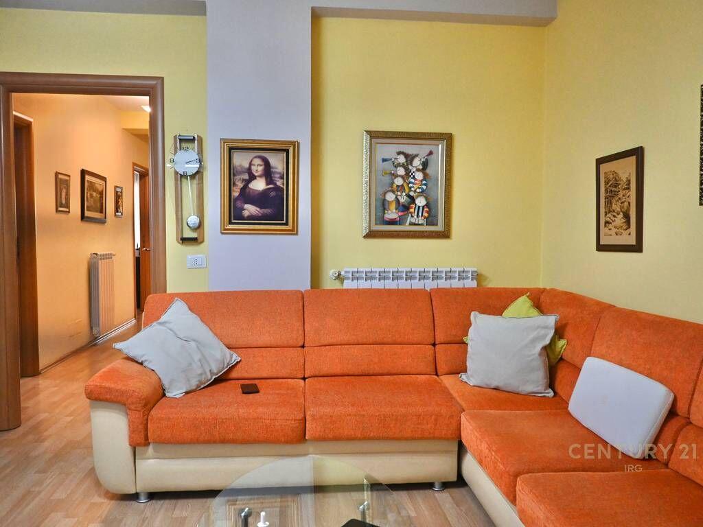 Apartament për Shitje në Rrugën e Kavajës