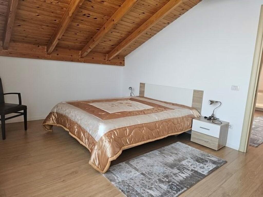 🏡 Three-Storey Villa for Rent on Vilave Street near Teg