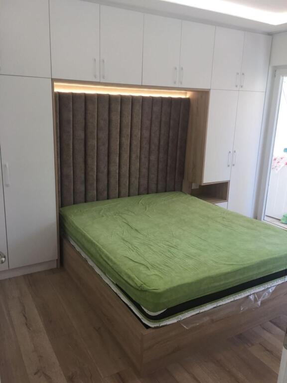 Shitet apartament 1+1+ballkon te Kristal Center,Komuna e Parisit