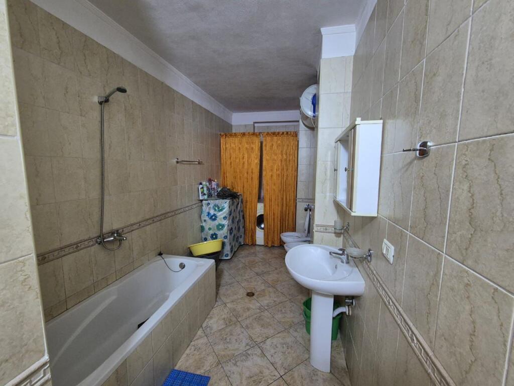 📣 Jepet me qira Apartament 2+1 (me 2 tualete) 📍 Zona: 21 Dhjetori
