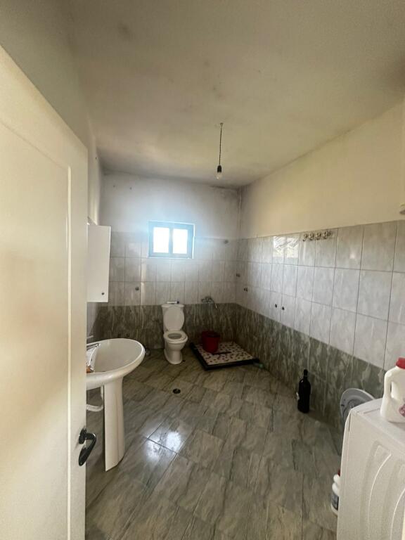 🏡 Shitet Vilë 2-Katëshe Manze