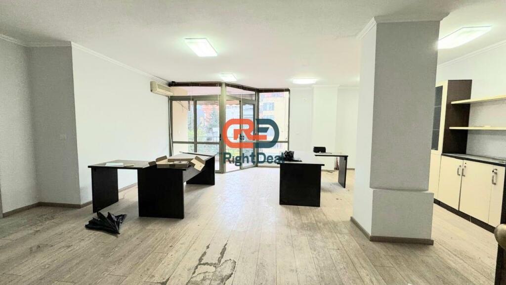 At 21 Dhjetori, Apartment 2+1 For Sale, With Spacious Areas And Perfect Orientation !!