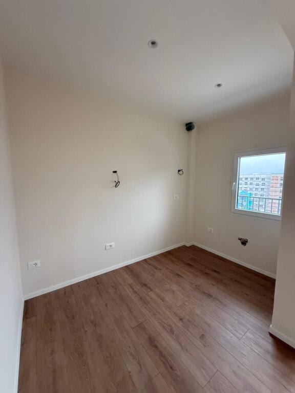🏡 Apartament 1+1 në Shitje – Ali Demi, pranë Kompleksit KONTAKT