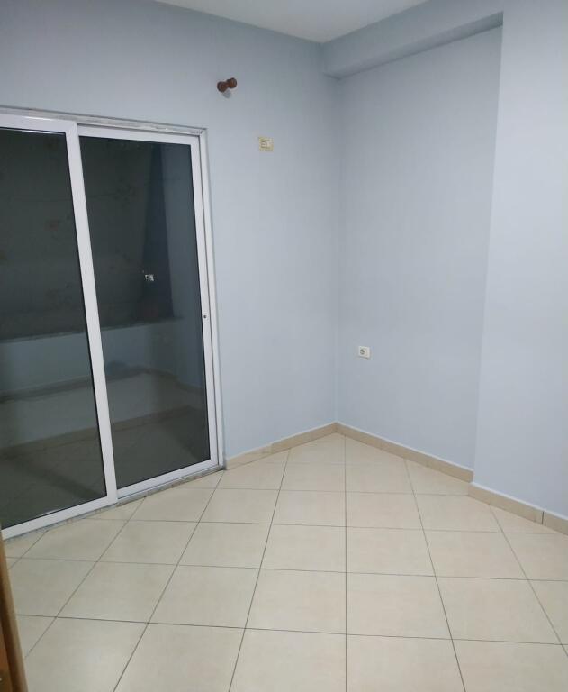 Appartamento 2+1 in affitto vicino al Ginnasio Partizani