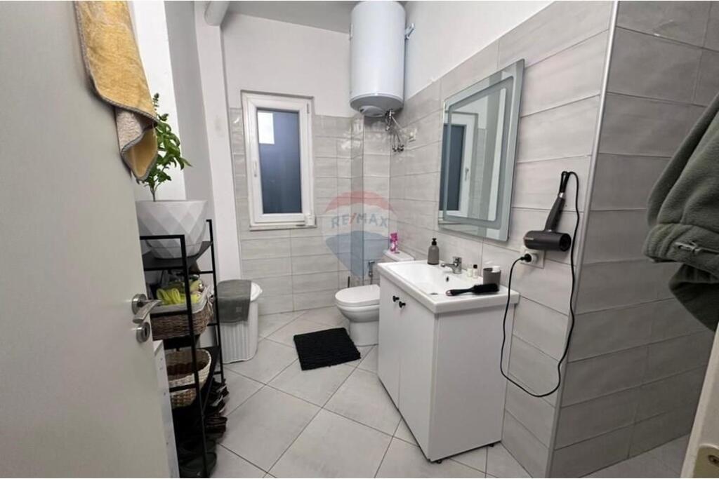 Appartamento - In Affitto - Piazza Skenderbej