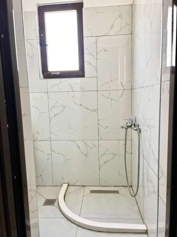 Apartament 1+1 me Qera, Pamje Deti, (Perfshire Drita, Uji, Internet)  
