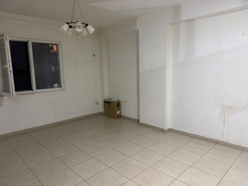 1+1, empty for living or office, near the chimney, price 500 euros
