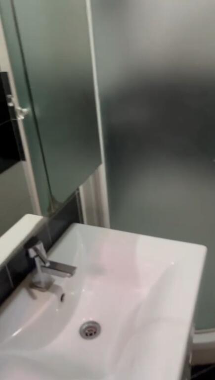 Appartamento 2+1+1 bagno +2 balconi in affitto in Ali Dem Via "Idriz Dollaku"