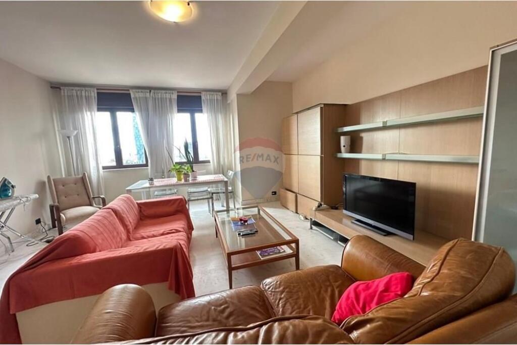 Appartamento - In Affitto - Via Abdi Toptani, Tirana 1300 ,, euro