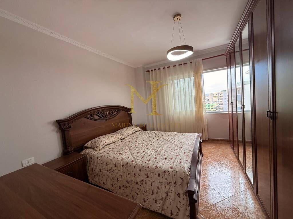 Shitet Apartament 2+1 Ne Kompleksin Eka ne Plazh , Hekurudha !!