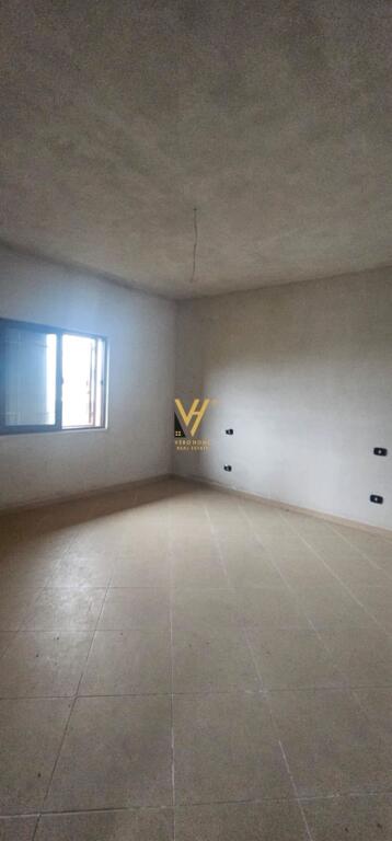 VENDESI CASA SU DUE PIANI A KAVAJA 90.000 EURO