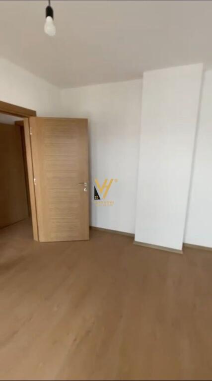 SI AFFITTA AMBIENTE 117 M2 A 5 MAJI 500 EURO