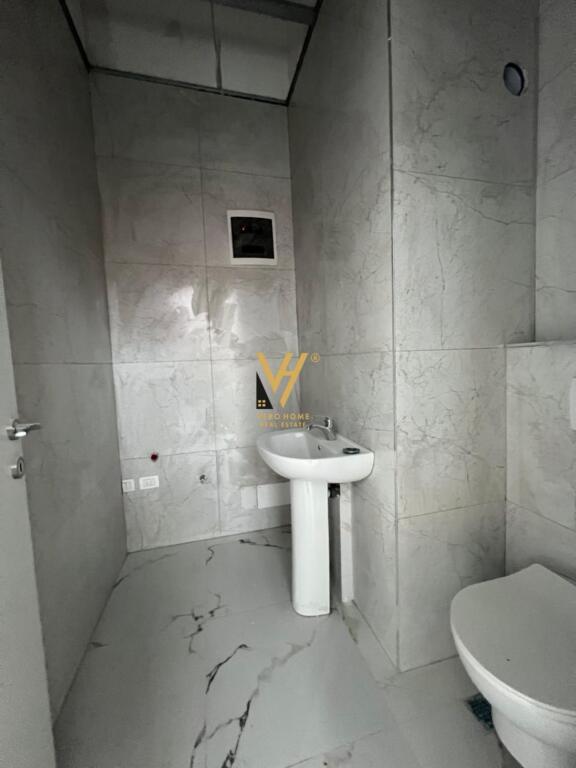 SHOP FOR RENT 27 M2 ON DURRESIT STREET 600 EURO