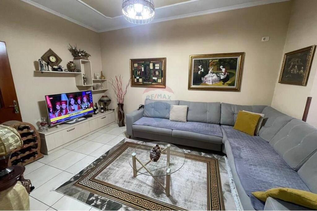 Apartament - Për Shitje - Ish Tregu Elektrik, Tiranë(ID: 530551001-142)